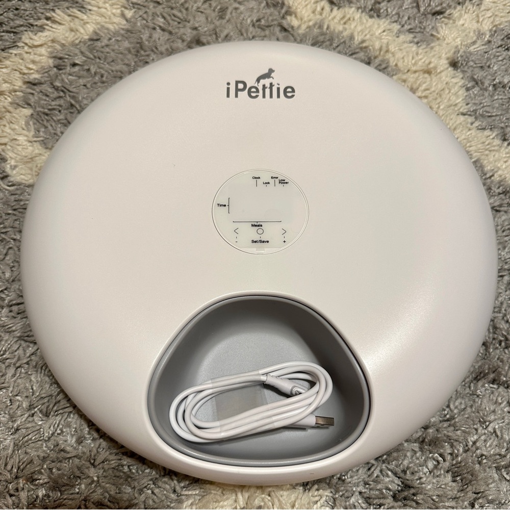 New iPettie Donuts Frost 6 Meal Cordless Automatic Pet Feeder, Dry & Wet Food